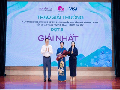 Tiếp cận kiến thức quản trị kinh doanh, công nghệ số để làm giàu từ đầm tôm